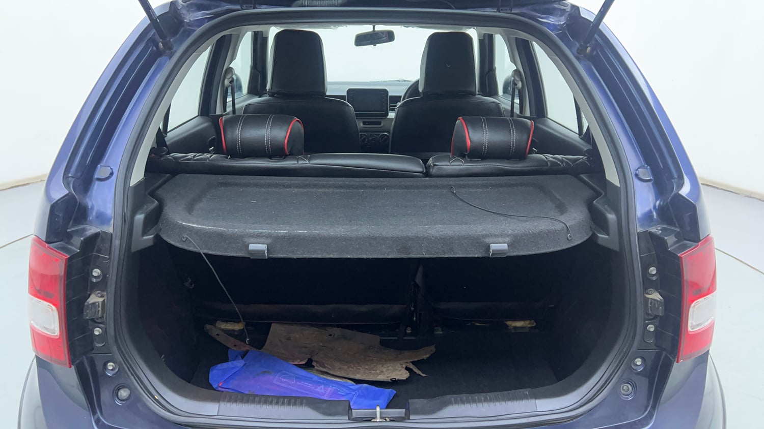 Used 2023 Maruti Suzuki Ignis Zeta 1.2 AMT Petrol Automatic interior DICKY INSIDE VIEW