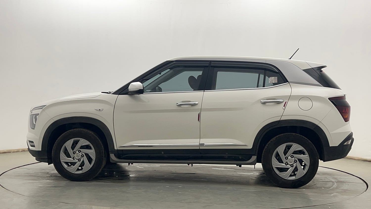 Used 2022 Hyundai Creta E 1.5 Diesel Diesel Manual exterior LEFT SIDE VIEW