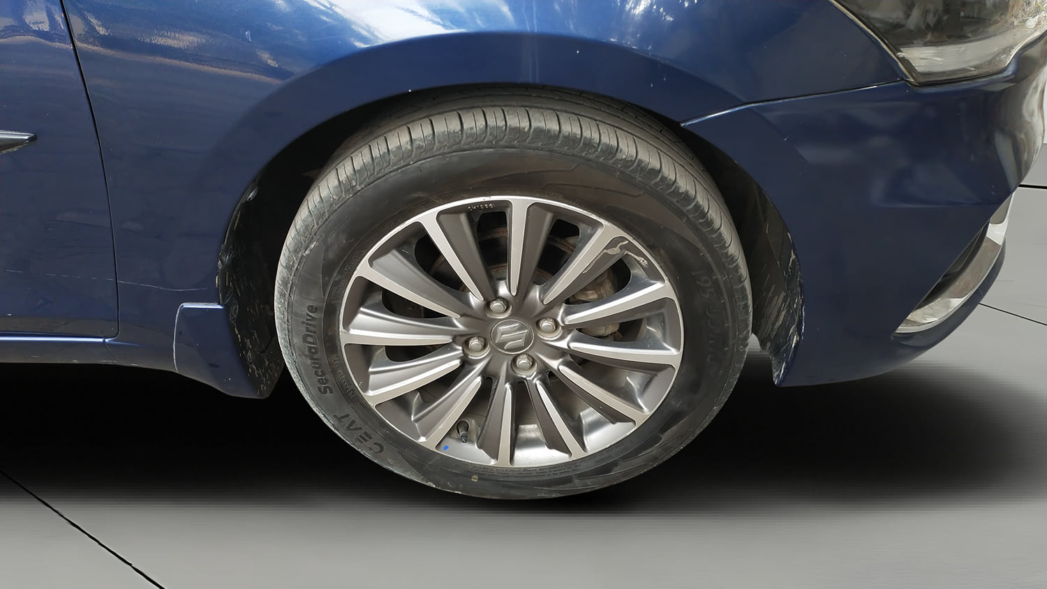 Used 2021 Maruti Suzuki Ciaz Alpha 1.5 Petrol Manual tyres RIGHT FRONT TYRE RIM VIEW