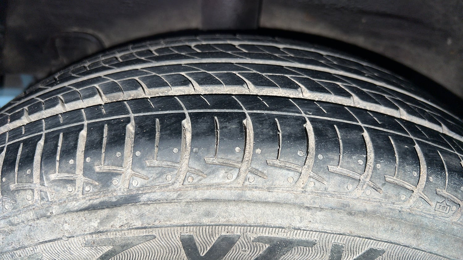 Used 2013 Hyundai Grand i10 Sportz 1.2 Kappa VTVT Petrol Manual tyres RIGHT REAR TYRE TREAD VIEW