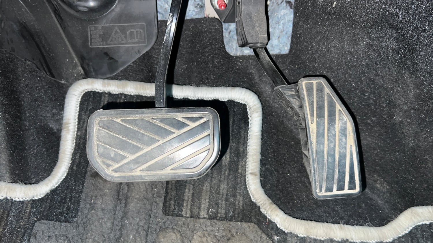 Used 2024 Maruti Suzuki Swift VXi (O) AMT Petrol Automatic interior PEDALS VIEW