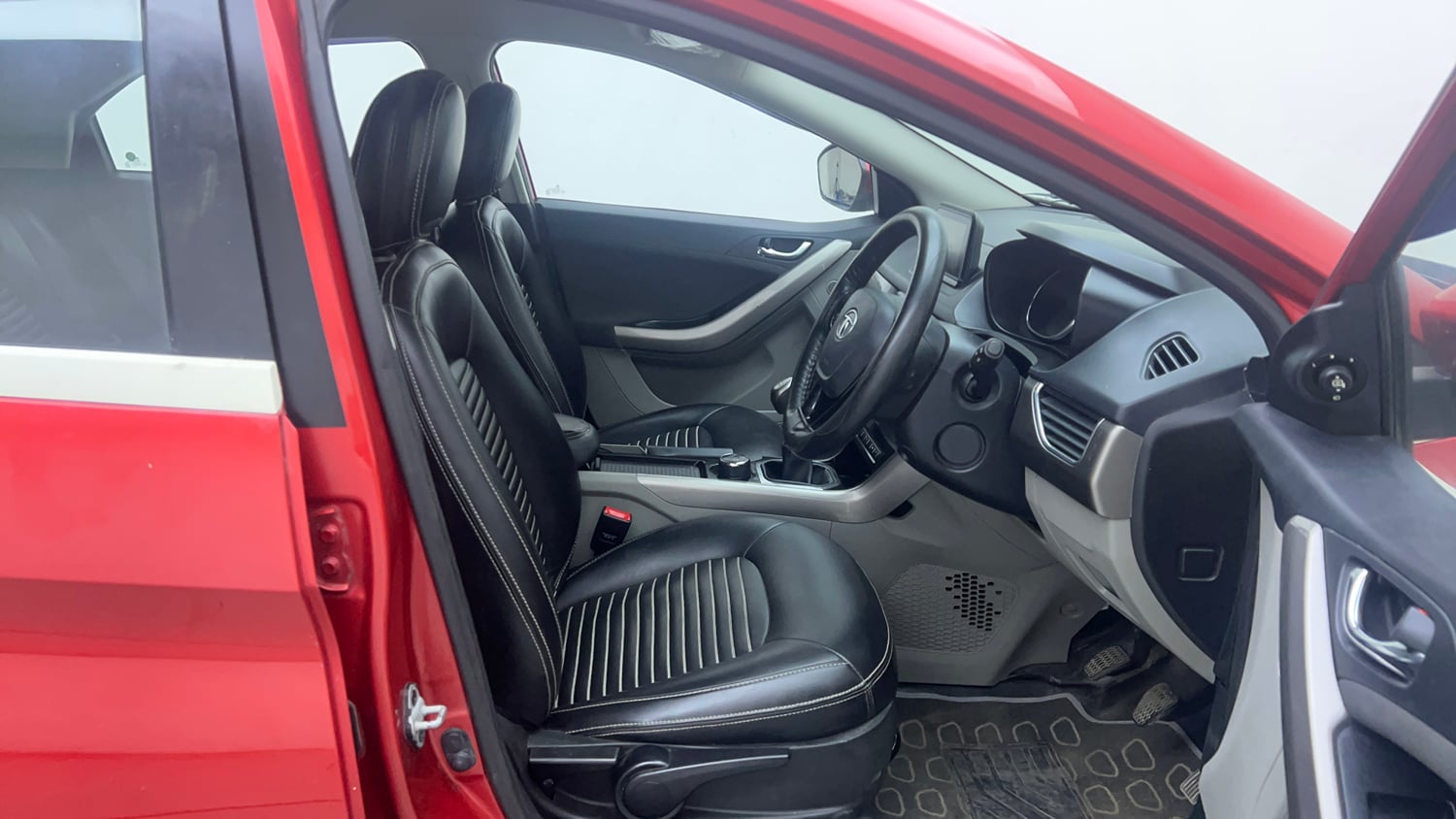 Used 2018 Tata Nexon XZ Plus Diesel Diesel Manual interior RIGHT SIDE FRONT DOOR CABIN VIEW