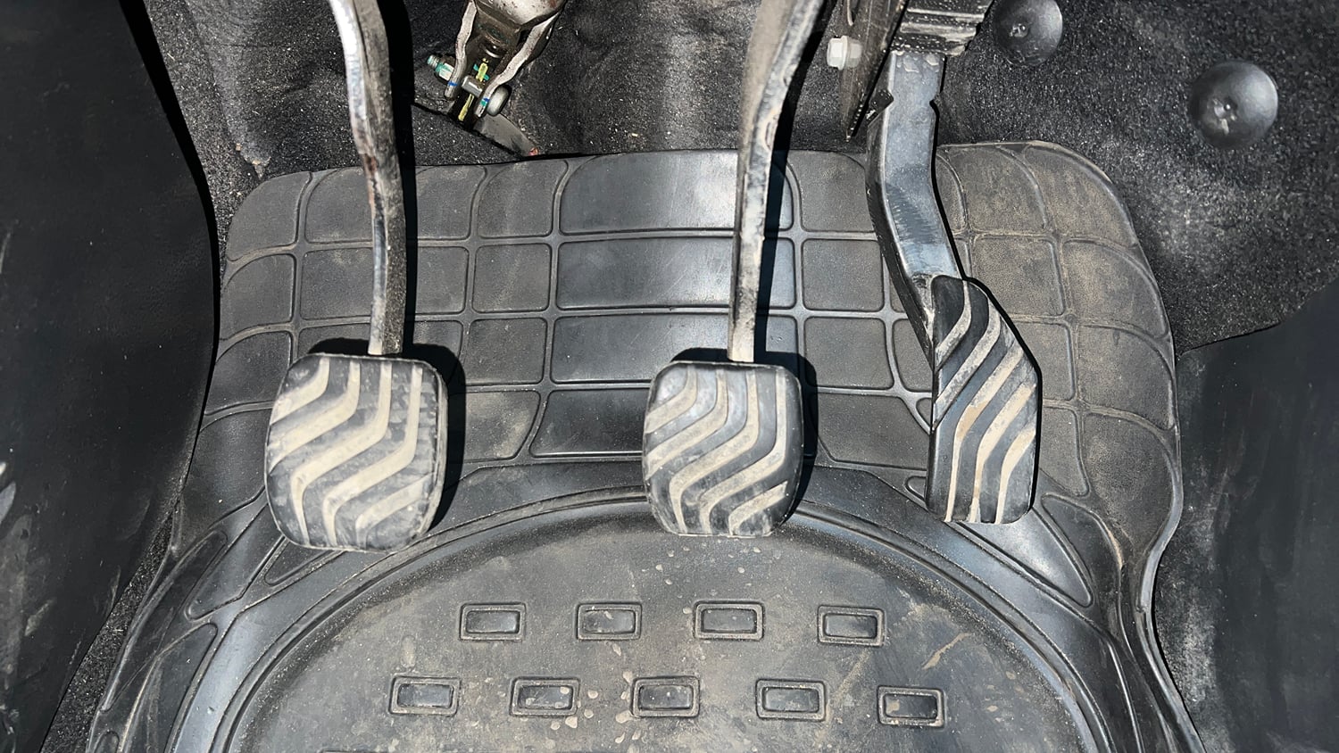 Used 2023 Nissan Magnite XE Petrol Manual interior PEDALS VIEW