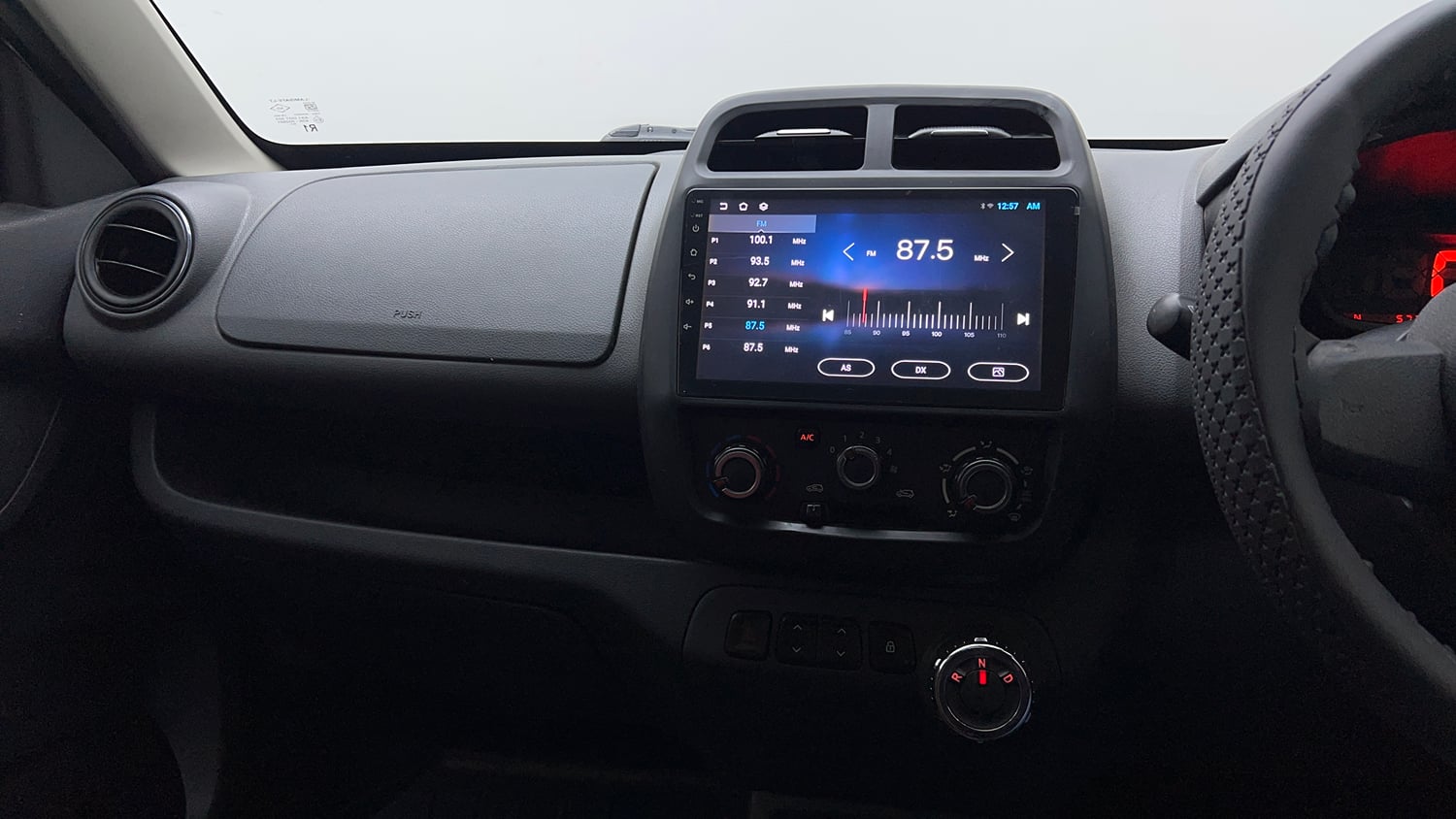 Used 2017 Renault Kwid 1.0 RXT AMT Petrol Automatic interior MUSIC SYSTEM & AC CONTROL VIEW