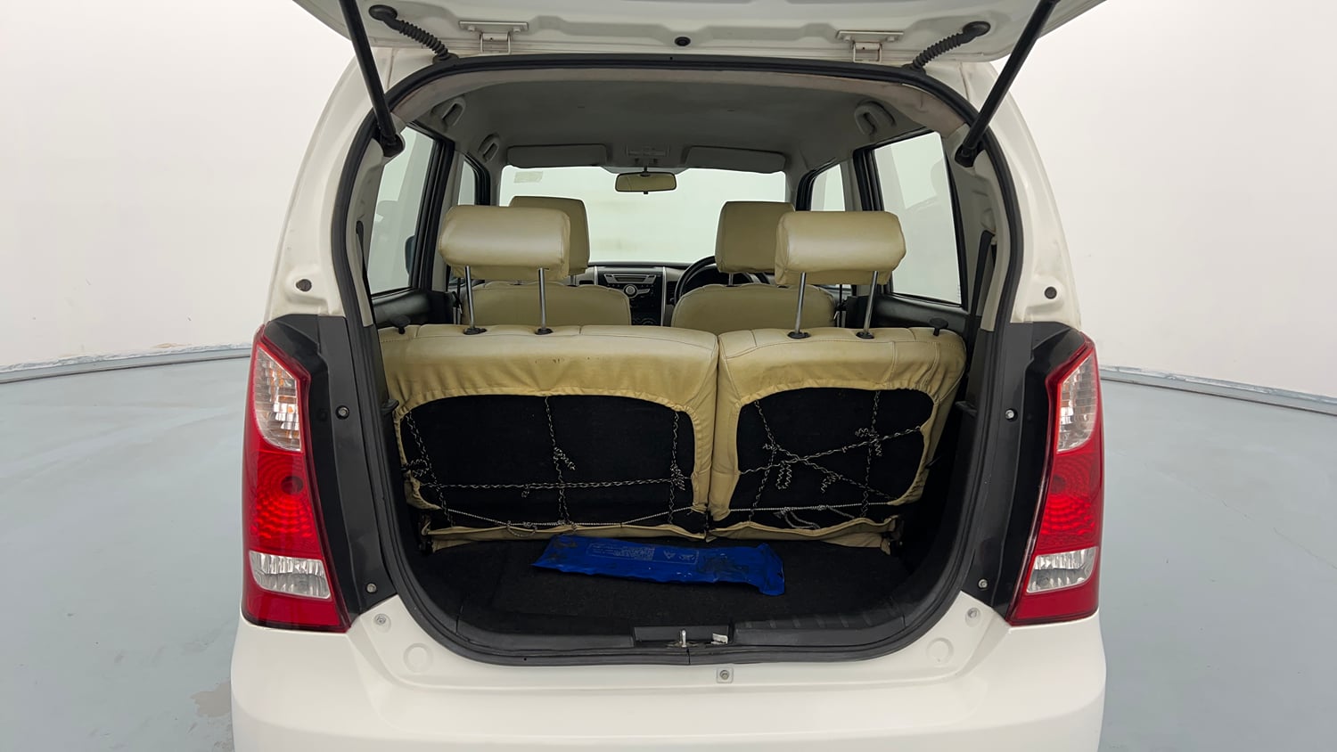 Used 2013 Maruti Suzuki Wagon R VXI Petrol Manual interior DICKY INSIDE VIEW