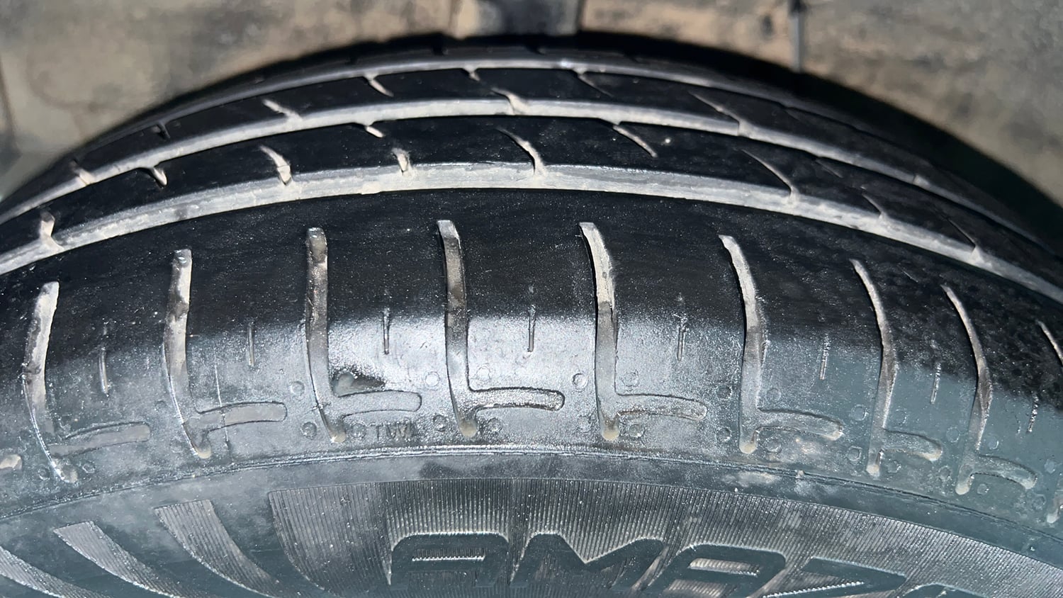 Used 2022 Hyundai Grand i10 Nios Sportz 1.2 Kappa VTVT Petrol Manual tyres RIGHT REAR TYRE TREAD VIEW
