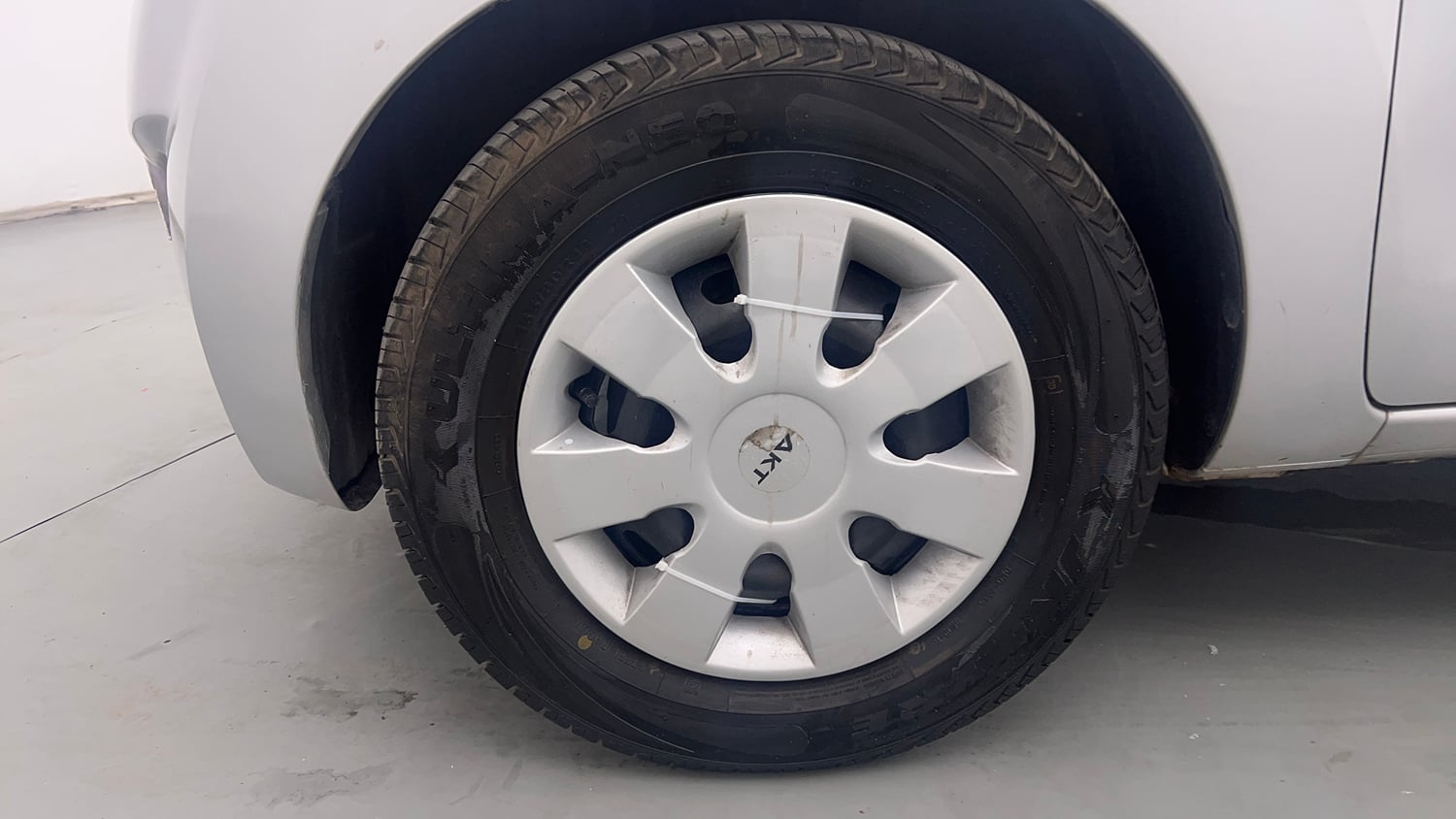Used 2016 Datsun Redi-GO S Petrol Manual tyres LEFT FRONT TYRE RIM VIEW