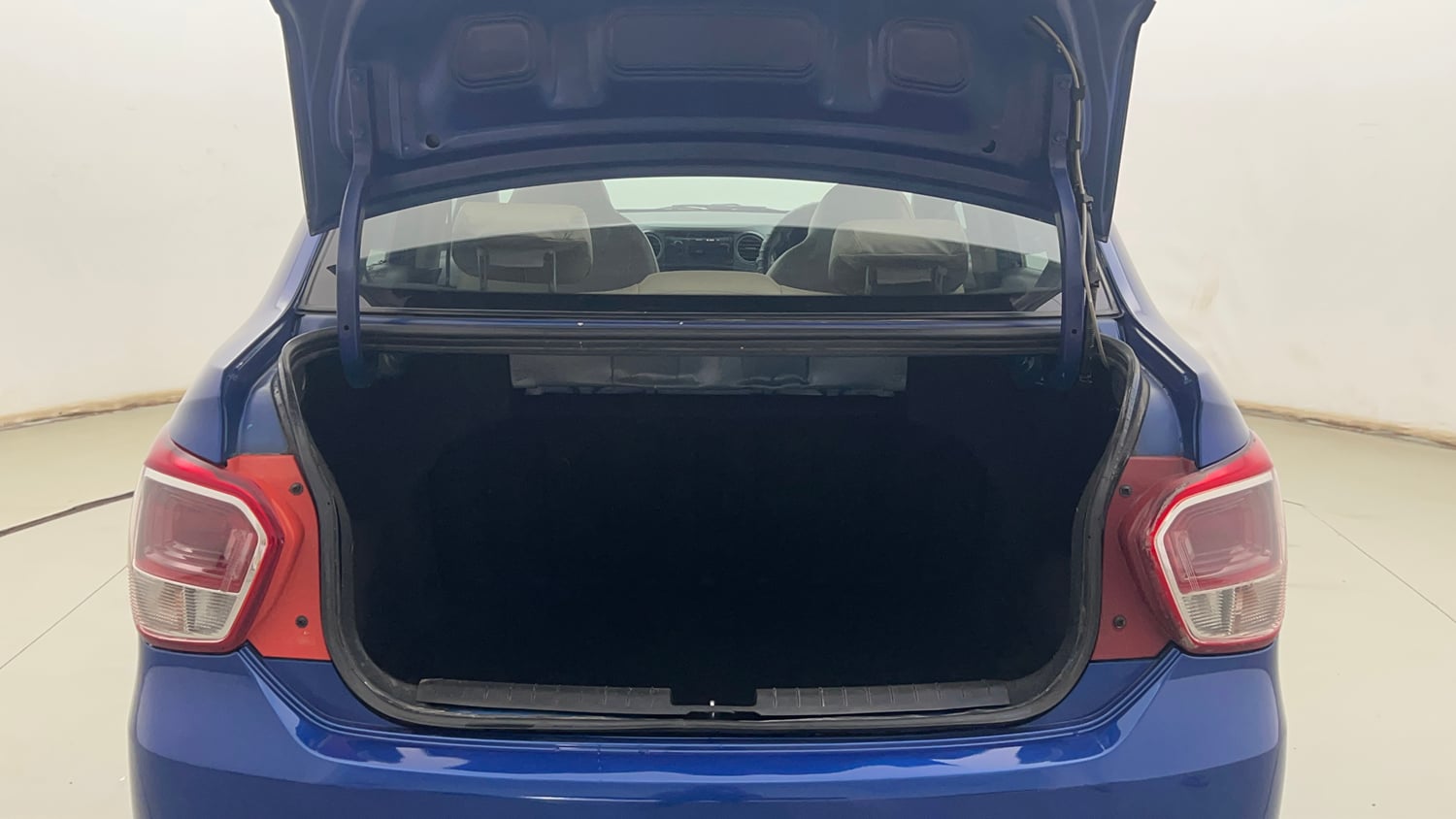 Used 2015 Hyundai Xcent Base 1.2 Petrol Manual interior DICKY INSIDE VIEW