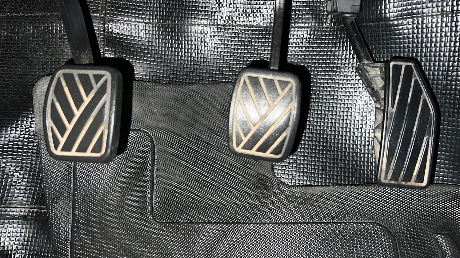 Used 2022 Maruti Suzuki Swift VXi Petrol Manual interior PEDALS VIEW