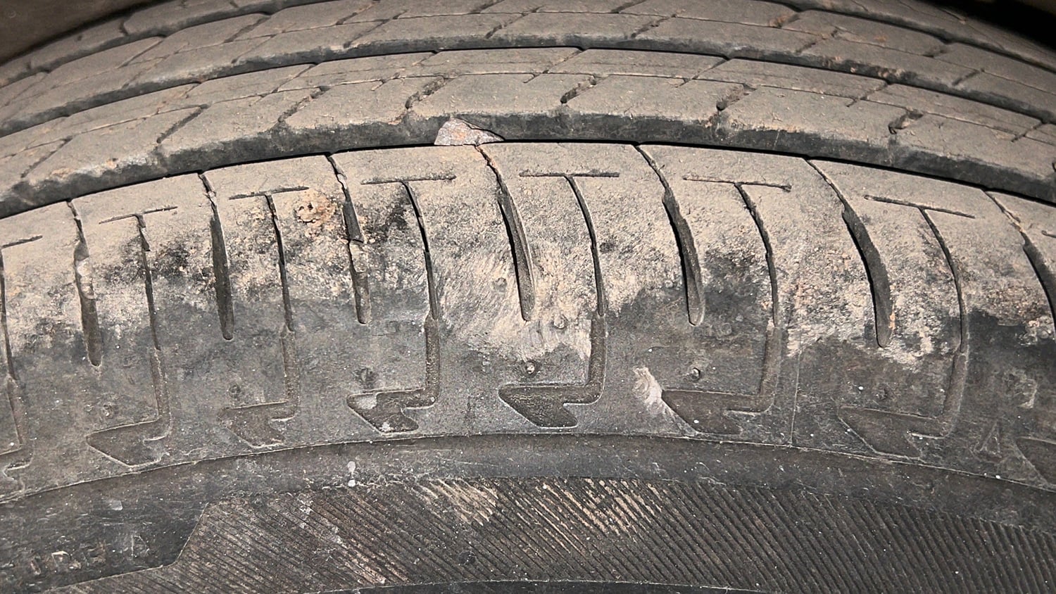 Used 2022 Maruti Suzuki Ignis Sigma 1.2 MT Petrol Manual tyres LEFT REAR TYRE TREAD VIEW