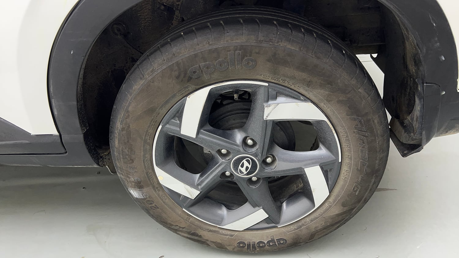 Used 2019 hyundai Venue SX 1.0 (O) Turbo Petrol Petrol Manual tyres LEFT REAR TYRE RIM VIEW
