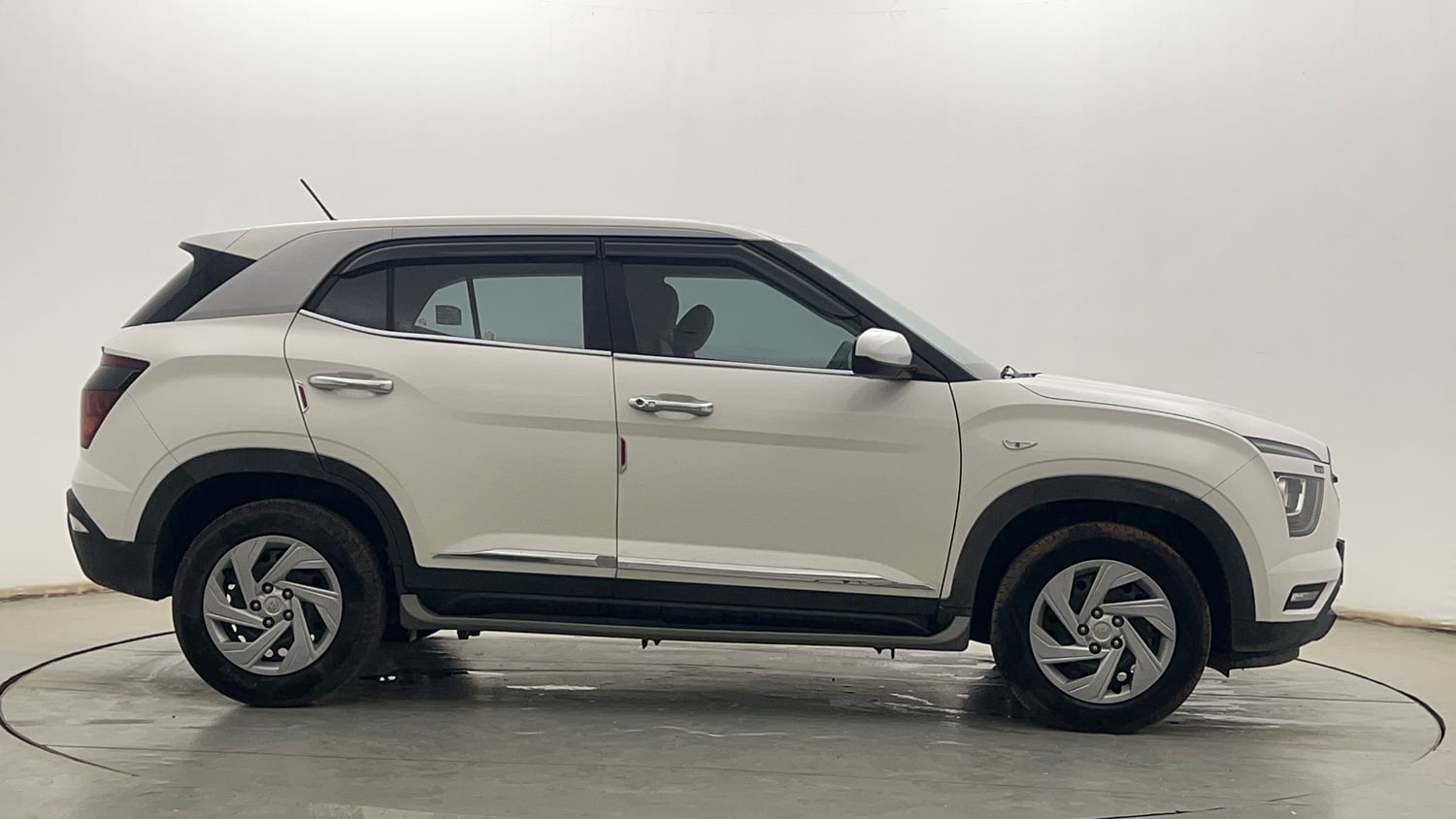 Used 2022 Hyundai Creta E 1.5 Diesel Diesel Manual exterior RIGHT SIDE VIEW