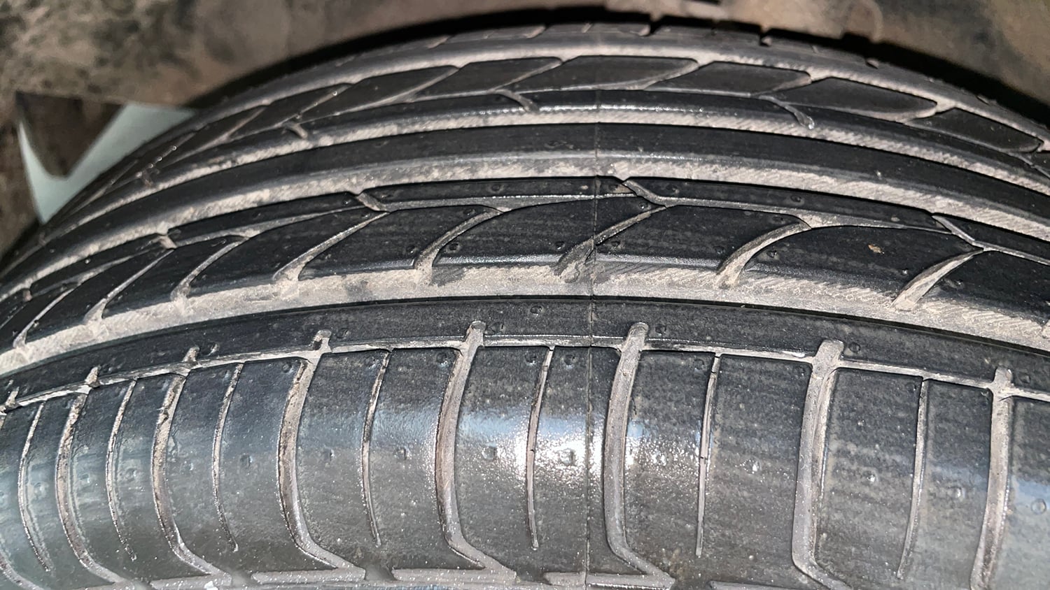 Used 2012 Hyundai i20 Sportz 1.2 BS-IV Petrol Manual tyres LEFT FRONT TYRE TREAD VIEW
