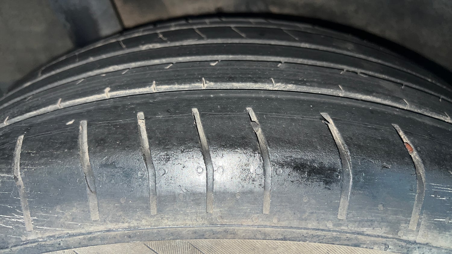 Used 2019 hyundai Venue SX 1.0 (O) Turbo Petrol Petrol Manual tyres RIGHT REAR TYRE TREAD VIEW