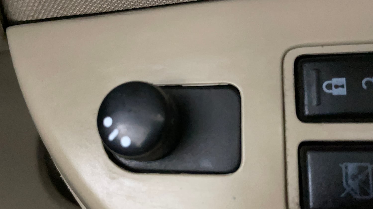 Used 2013 Maruti Suzuki Swift Dzire VXI Petrol Manual top_features Adjustable ORVM