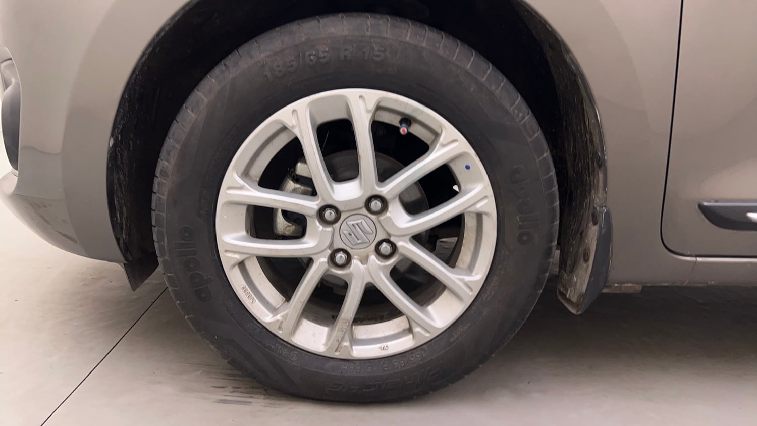 Used 2020 Maruti Suzuki Swift ZXi AMT Petrol Automatic tyres LEFT FRONT TYRE RIM VIEW