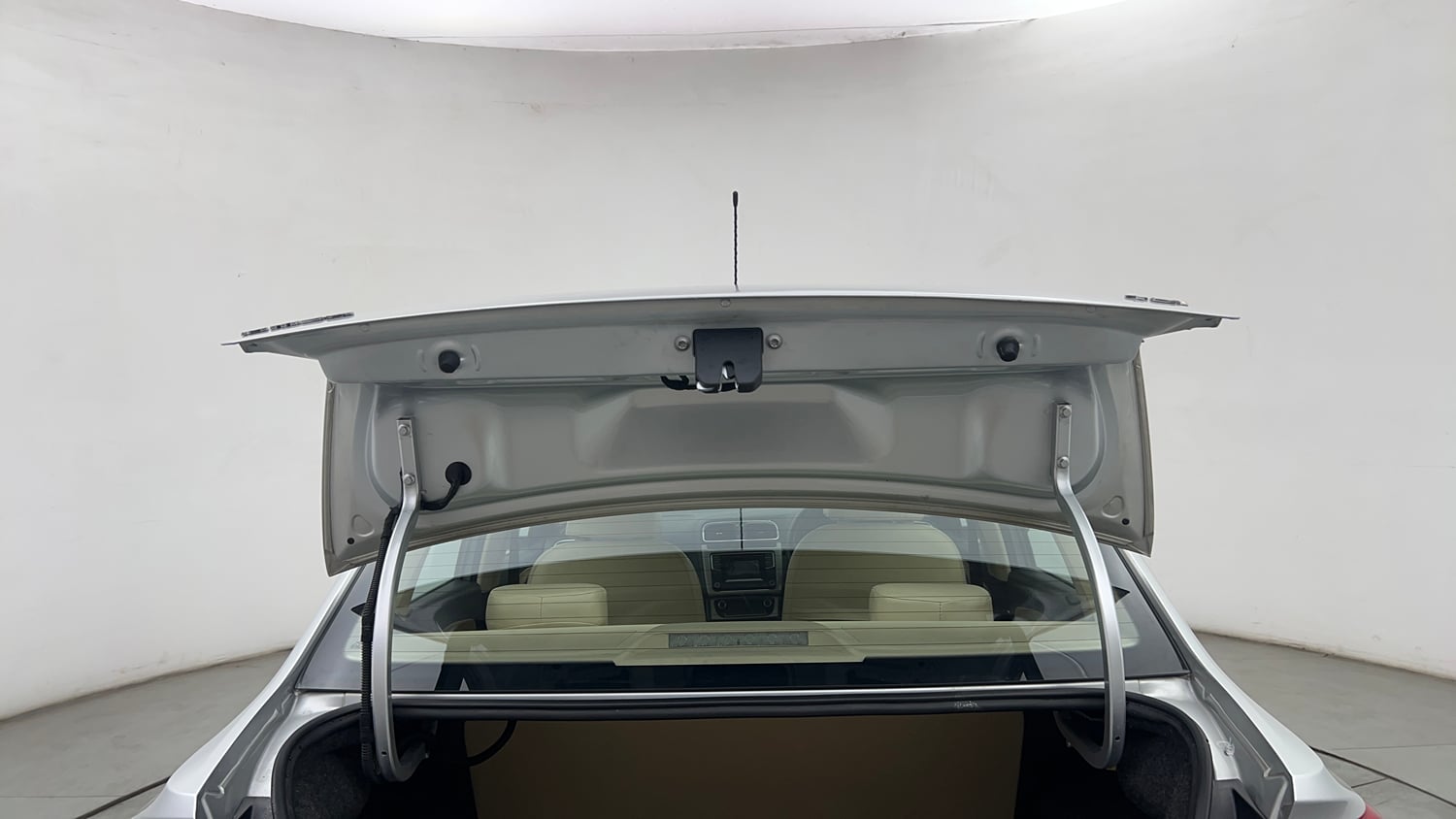 Used 2017 Volkswagen Ameo Highline Plus 1.5L AT (D)16 Alloy Diesel Automatic interior DICKY DOOR OPEN VIEW