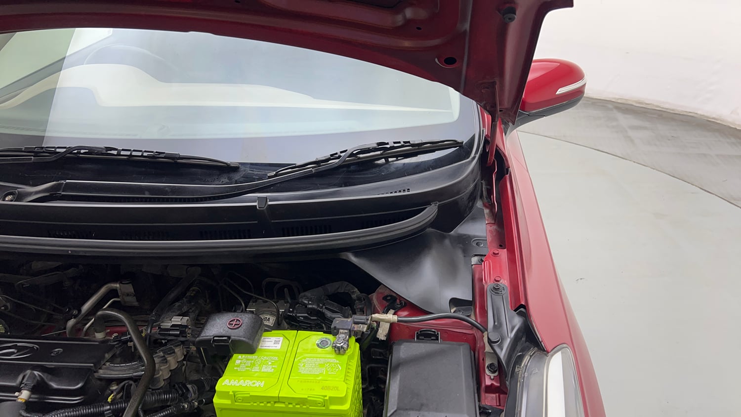 Used 2015 Hyundai Elite i20 Asta 1.2 Petrol Manual engine ENGINE LEFT SIDE HINGE & APRON VIEW