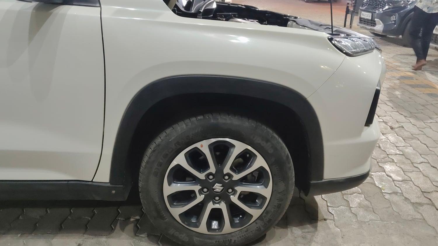 Used 2024 Maruti Suzuki Grand Vitara Zeta Smart Hybrid Petrol Manual tyres RIGHT FRONT TYRE TREAD VIEW