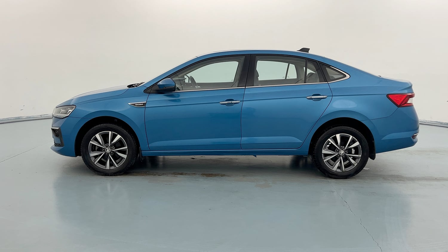Used 2023 Skoda Slavia Style 1.0L TSI MT Petrol Manual exterior LEFT SIDE VIEW
