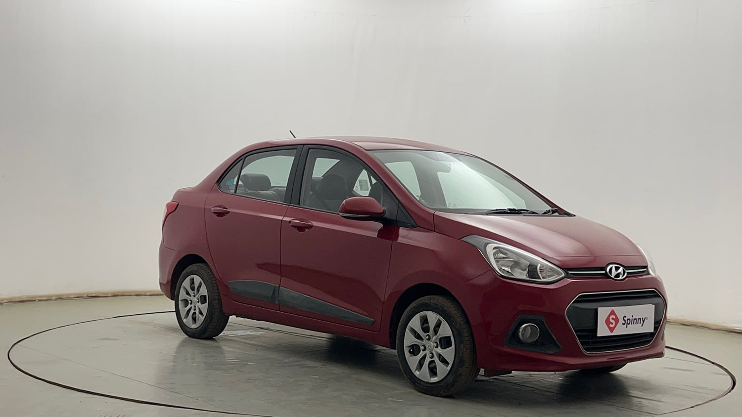 Used 2014 Hyundai Xcent S 1.2 Petrol Manual exterior RIGHT FRONT CORNER VIEW