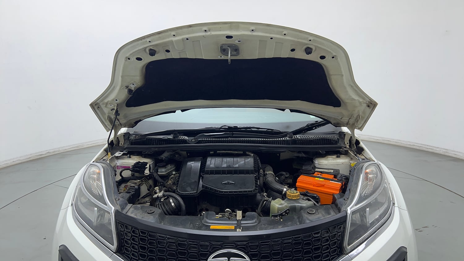 Used 2018 Tata Nexon XM Diesel Diesel Manual engine ENGINE & BONNET OPEN FRONT VIEW