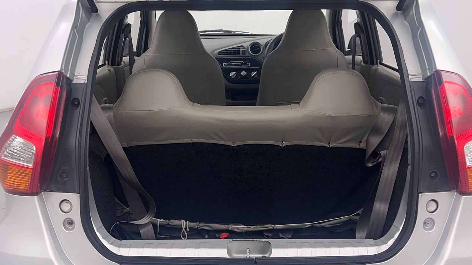 Used 2016 Datsun Redi-GO S Petrol Manual interior DICKY INSIDE VIEW