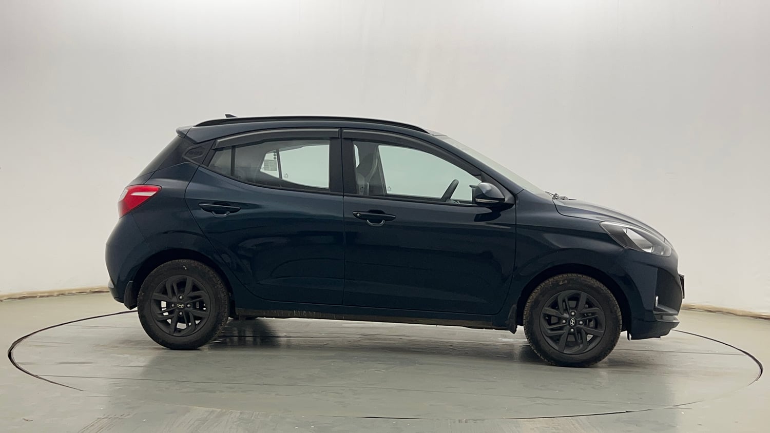 Used 2022 Hyundai Grand i10 Nios Sportz 1.2 Kappa VTVT Petrol Manual exterior RIGHT SIDE VIEW