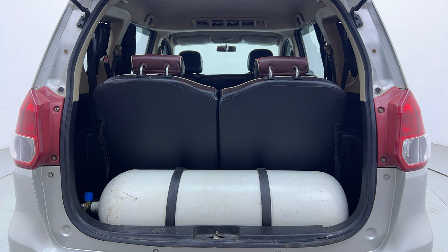Used 2018 Maruti Suzuki Ertiga VXI CNG (Outside Fitted) Cng Manual interior DICKY INSIDE VIEW