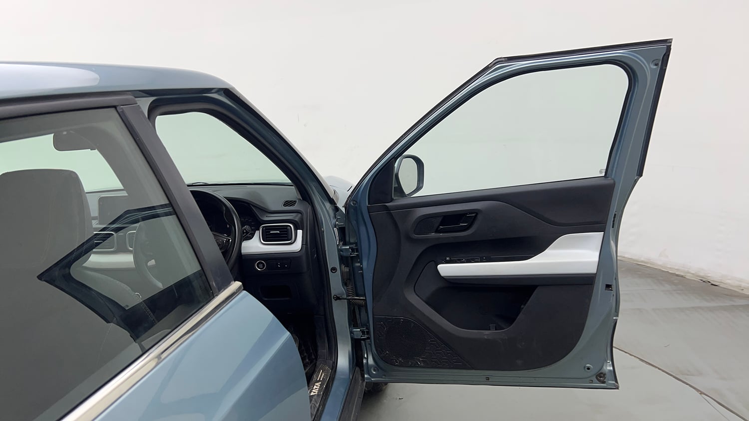 Used 2022 Tata Punch Accomplished MT Petrol Manual interior RIGHT FRONT DOOR OPEN VIEW