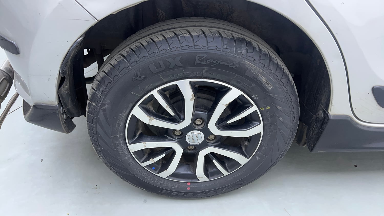 Used 2022 Maruti Suzuki Swift VXi Petrol Manual tyres RIGHT REAR TYRE RIM VIEW