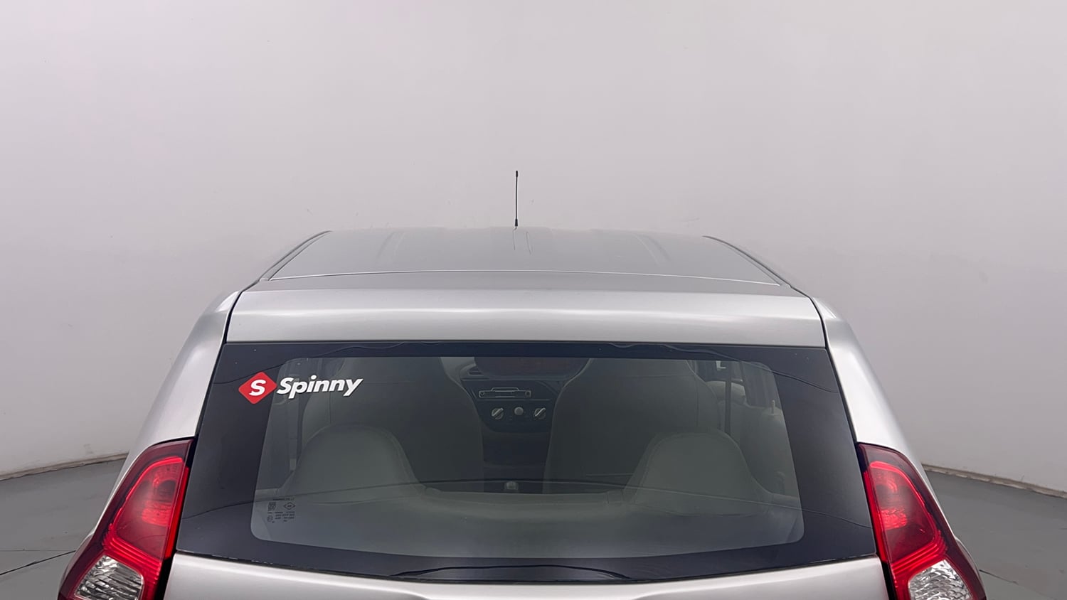 Used 2016 Datsun Redi-GO S Petrol Manual exterior BACK WINDSHIELD VIEW