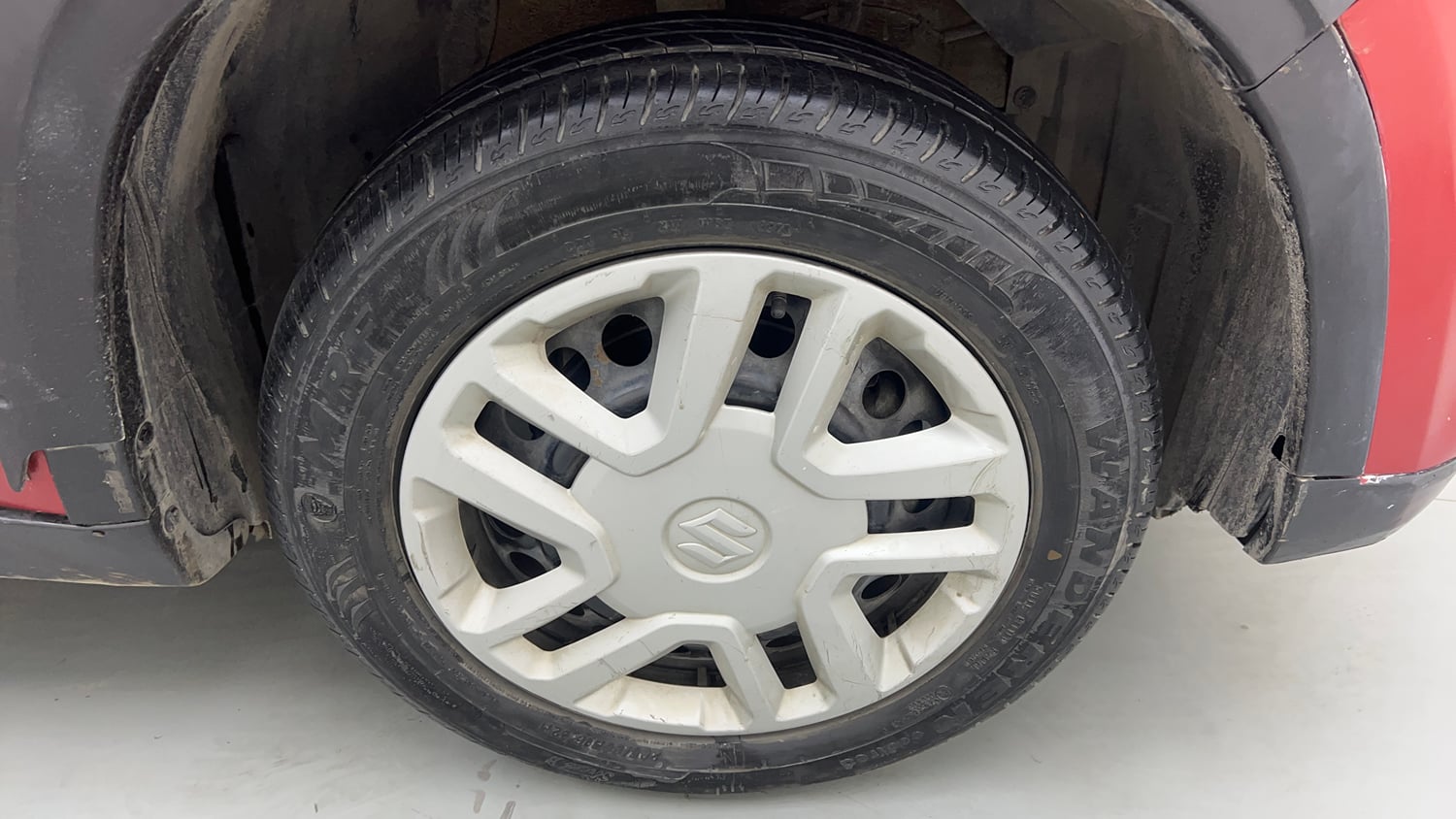 Used 2017 Maruti Suzuki Vitara Brezza VDi (O) Diesel Manual tyres RIGHT FRONT TYRE RIM VIEW