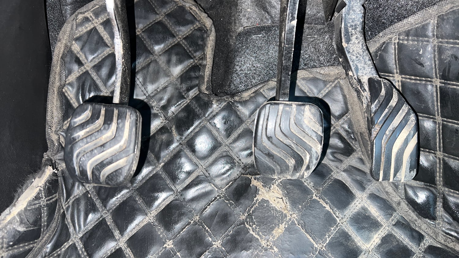 Used 2022 Renault Kiger RXT MT Petrol Manual interior PEDALS VIEW