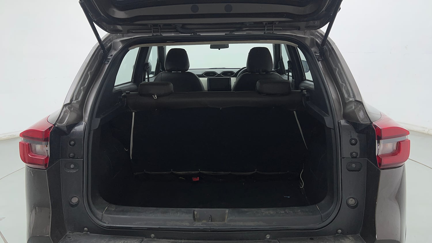 Used 2023 Nissan Magnite XE Petrol Manual interior DICKY INSIDE VIEW