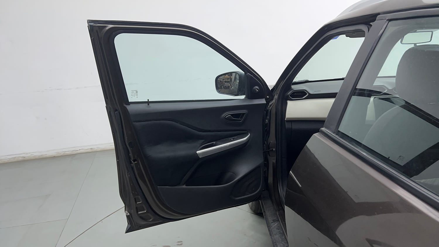 Used 2023 Nissan Magnite XE Petrol Manual interior LEFT FRONT DOOR OPEN VIEW