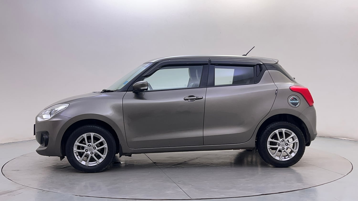 Used 2018 Maruti Suzuki Swift ZXi AMT Petrol Automatic exterior LEFT SIDE VIEW