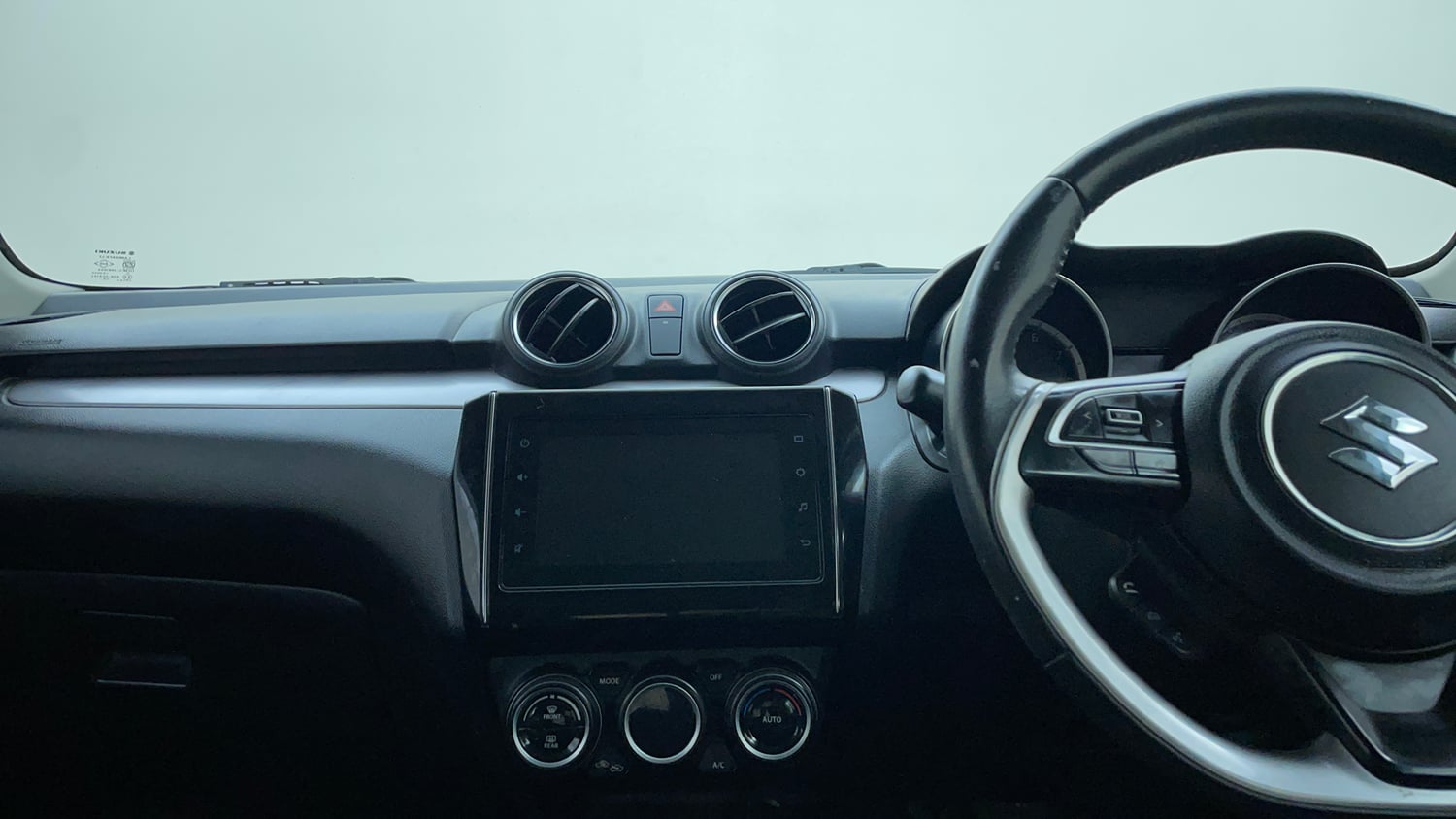 Used 2023 Maruti Suzuki Swift ZXi Petrol Manual interior MUSIC SYSTEM & AC CONTROL VIEW