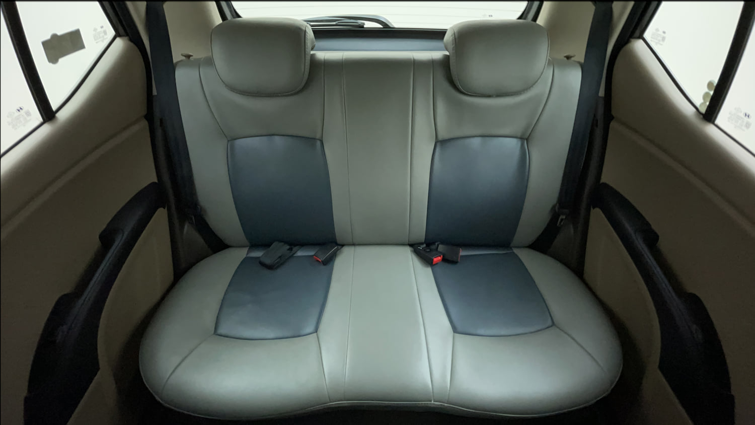 Used 2013 Hyundai i10 Sportz 1.2 AT Kappa2 Petrol Automatic interior REAR SEAT CONDITION VIEW