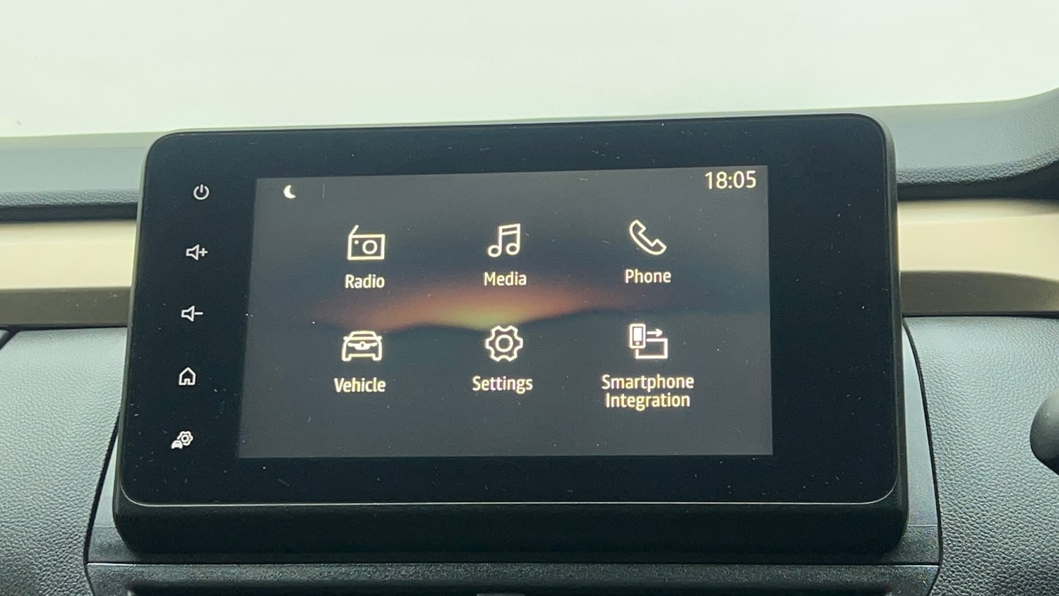 Used 2022 Renault Kiger RXT MT Petrol Manual top_features Touch screen infotainment system