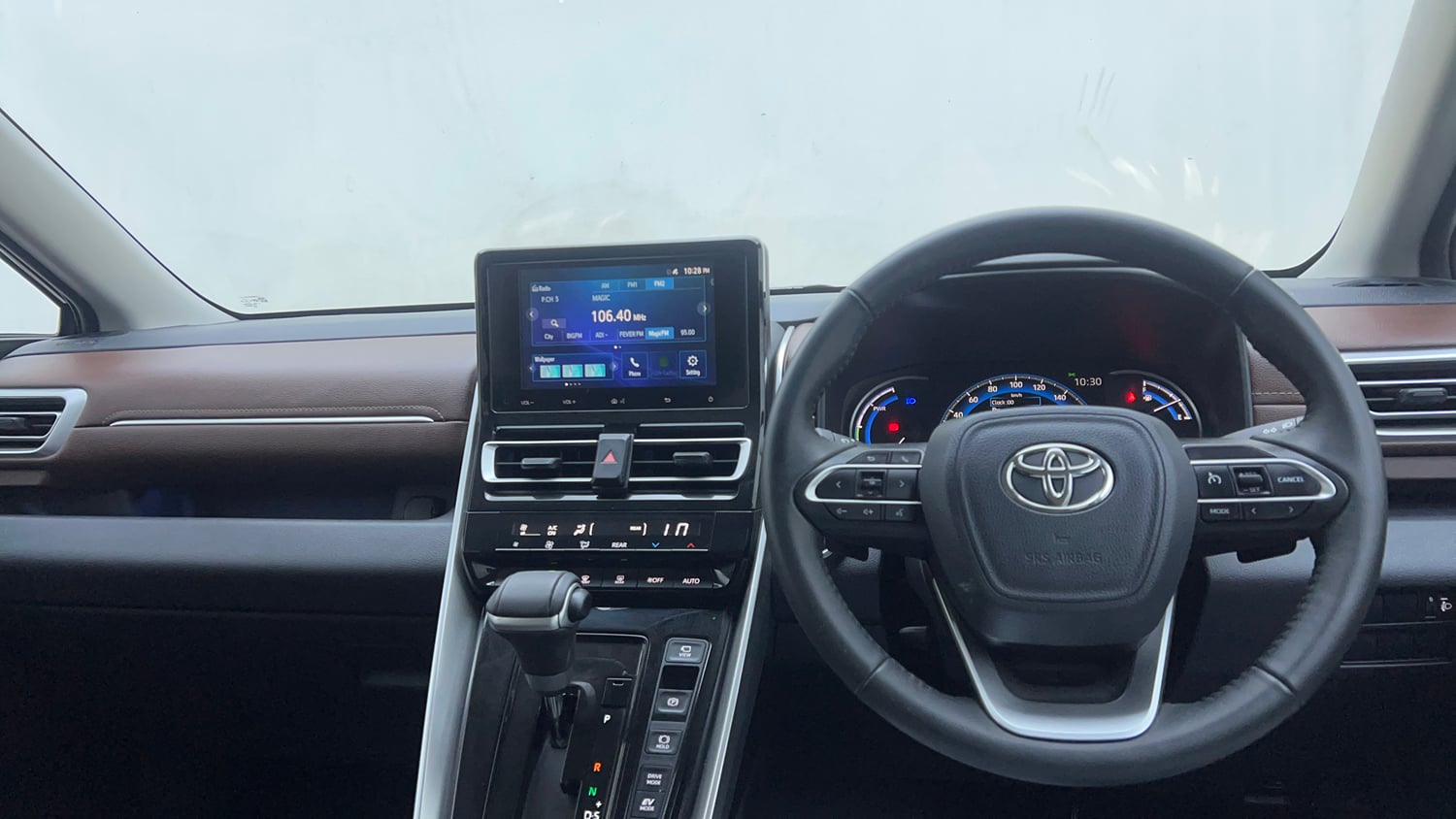 Used 2023 Toyota Innova Hycross VX Hybrid 7 STR Hybrid Automatic interior DASHBOARD VIEW