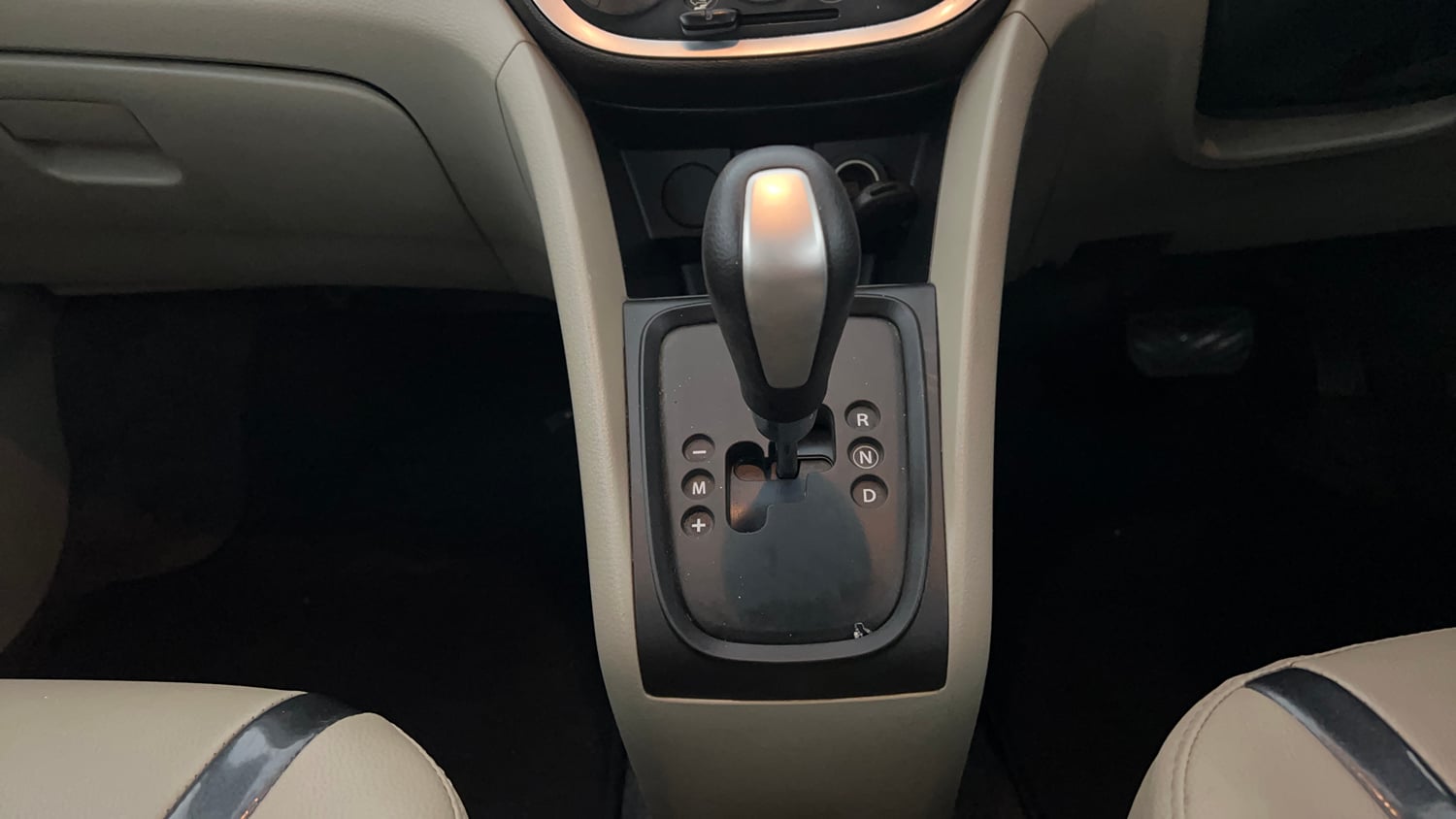 Used 2017 Maruti Suzuki Celerio VXi AMT Petrol Automatic interior GEAR  KNOB VIEW