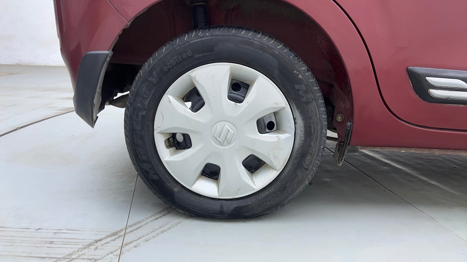 Used 2023 Maruti Suzuki Wagon R VXI 1.0 CNG Cng Manual tyres RIGHT REAR TYRE RIM VIEW