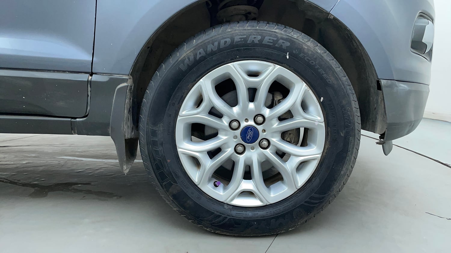 Used 2017 Ford EcoSport Titanium 1.5L Ti-VCT Petrol Manual tyres RIGHT FRONT TYRE RIM VIEW