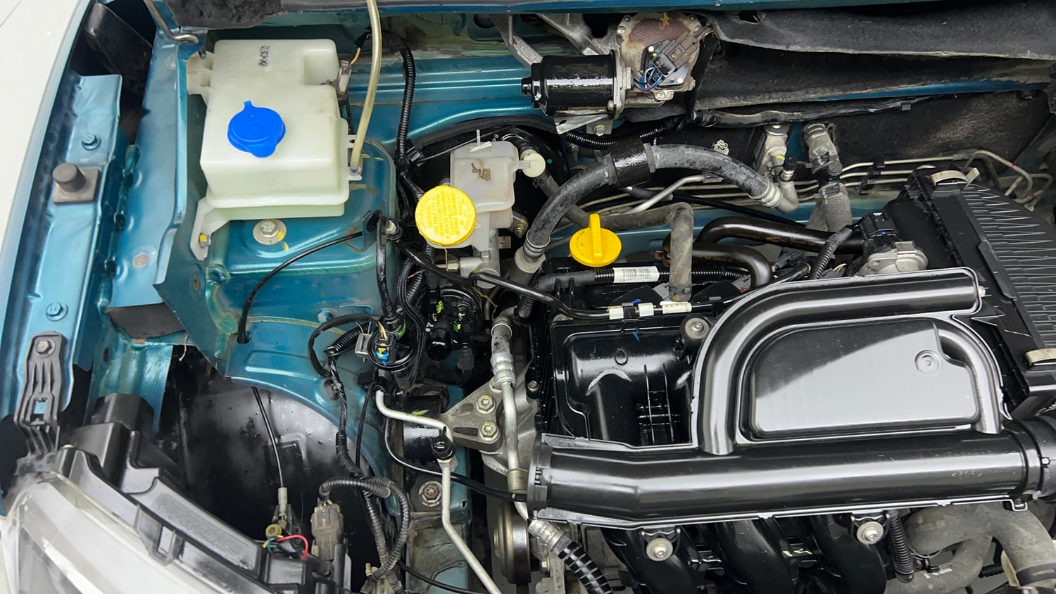 Used 2021 Renault Kwid Neotech RXL Petrol Manual engine ENGINE RIGHT SIDE VIEW