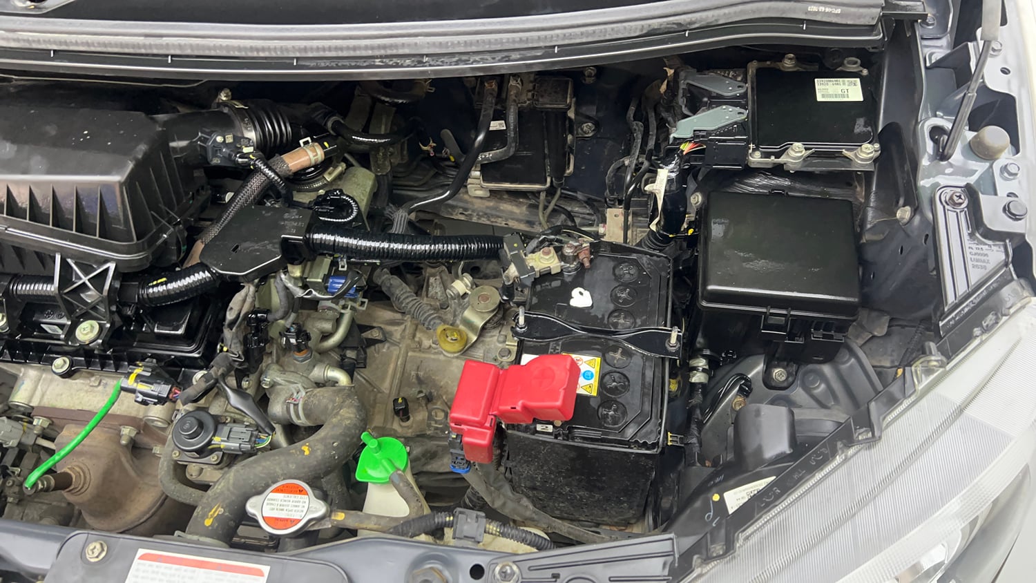 Used 2023 Maruti Suzuki Wagon R VXI 1.0 Petrol Manual engine ENGINE LEFT SIDE VIEW