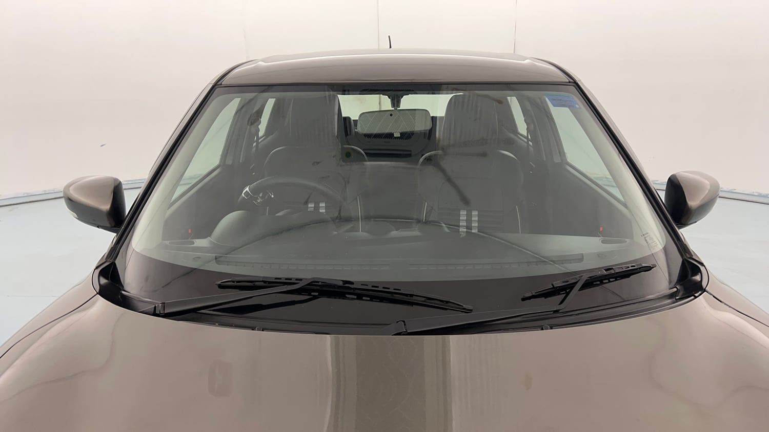 Used 2022 Maruti Suzuki Swift VXi Petrol Manual exterior FRONT WINDSHIELD VIEW