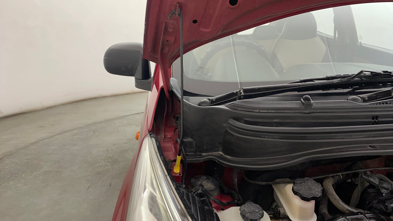 Used 2015 Hyundai Eon D-Lite + Petrol Manual engine ENGINE RIGHT SIDE HINGE & APRON VIEW