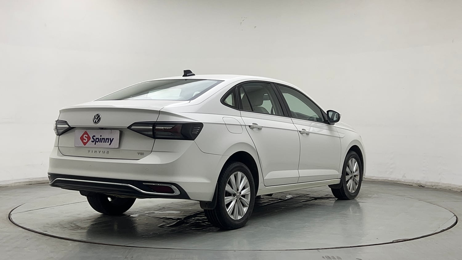 Used 2022 Volkswagen Virtus Highline 1.0 TSI AT Petrol Automatic exterior RIGHT REAR CORNER VIEW