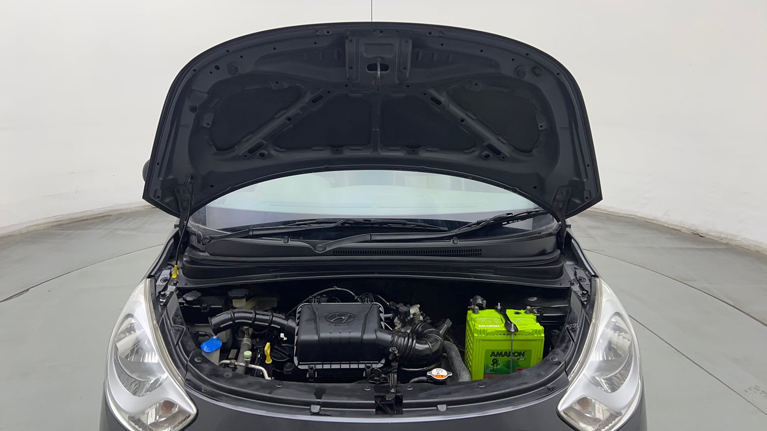 Used 2014 Hyundai i10 Magna 1.1 iRDE2 Petrol Manual engine ENGINE & BONNET OPEN FRONT VIEW